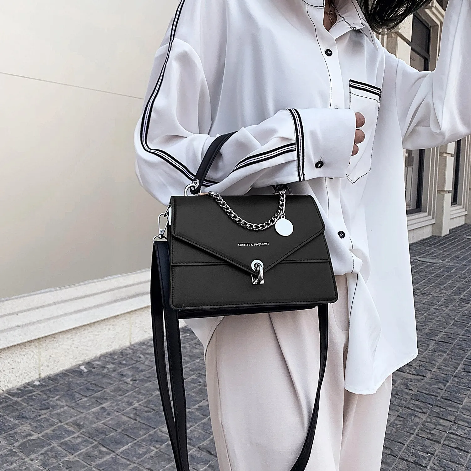 Vintage Girls Small Square Bag 2020 Summer New Chains Handbag Women Casual Wild Shoulder Bag Lock Tide Bag Diagonal Female Bag